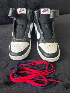 Nike High-Top Sneakers in Black & White,Blue-red Nike Logo with Red/blue Laces